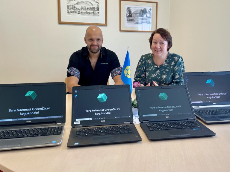 Residents of Alutaguse Care Center received sustainable laptops GreenDice